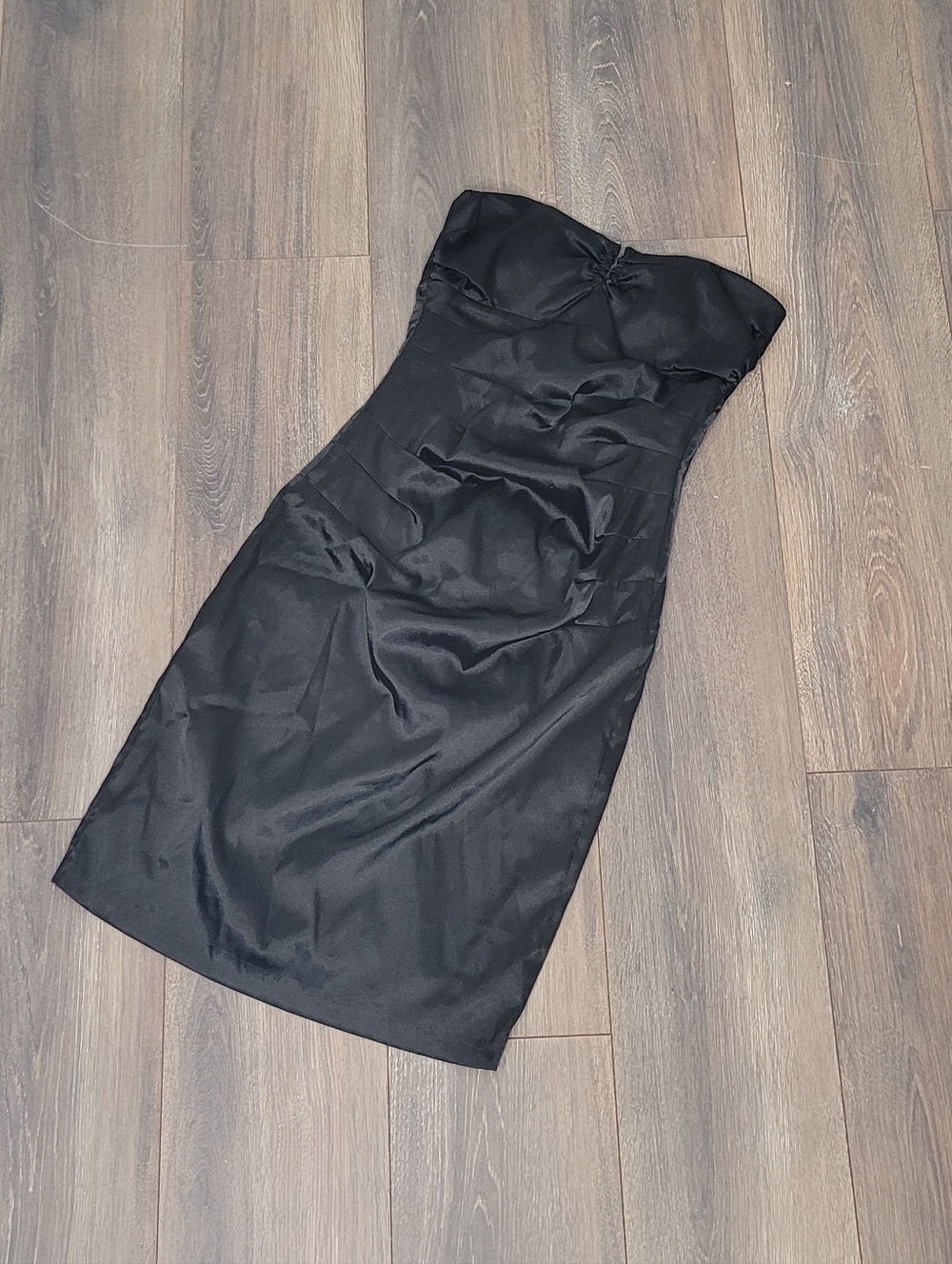 Le Chateau Black Satiny Strapless Cocktail Prom Evening Size Small Y2K